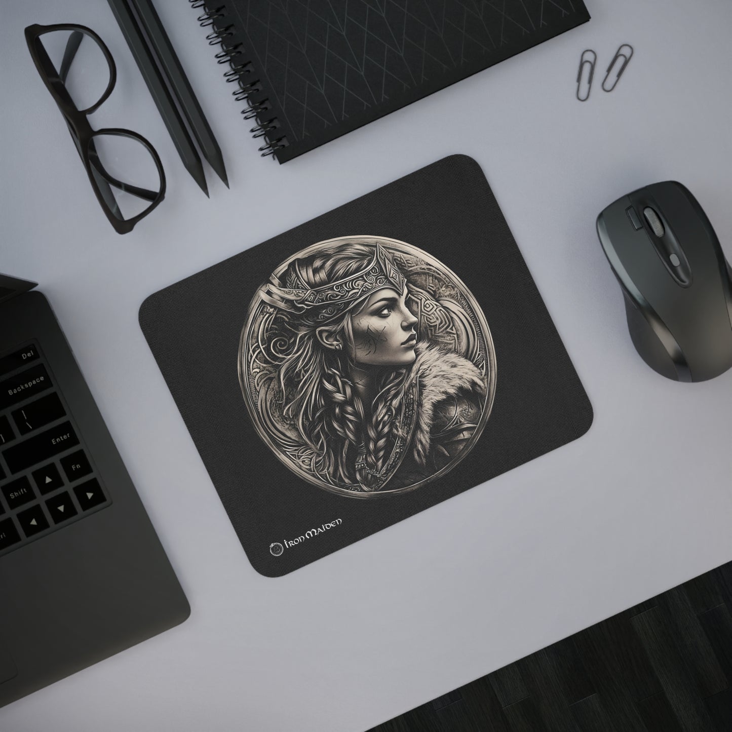 Shield Maiden Emblem - Iron Maiden Collection - Schreibtisch-Mauspad